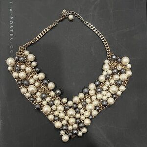 Elegant Pearl and Gold Necklace